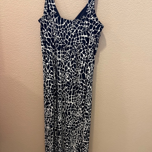 Black & White Dress - Picture 2 of 2